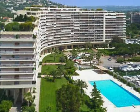 Lx171 Design Avec Balcon & Piscine - Marina