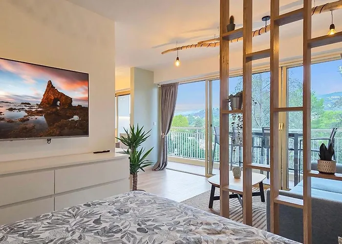 Lx171 Design Avec Balcon & Piscine - Marina Apartman