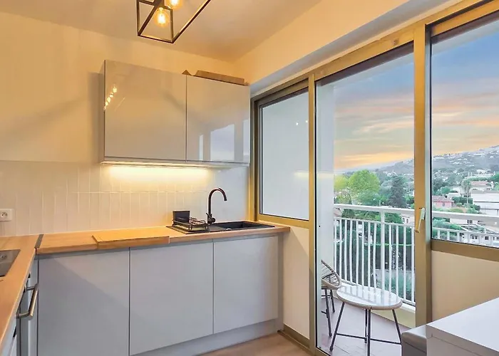 Lx171 Design Avec Balcon & Piscine - Marina * Mandelieu